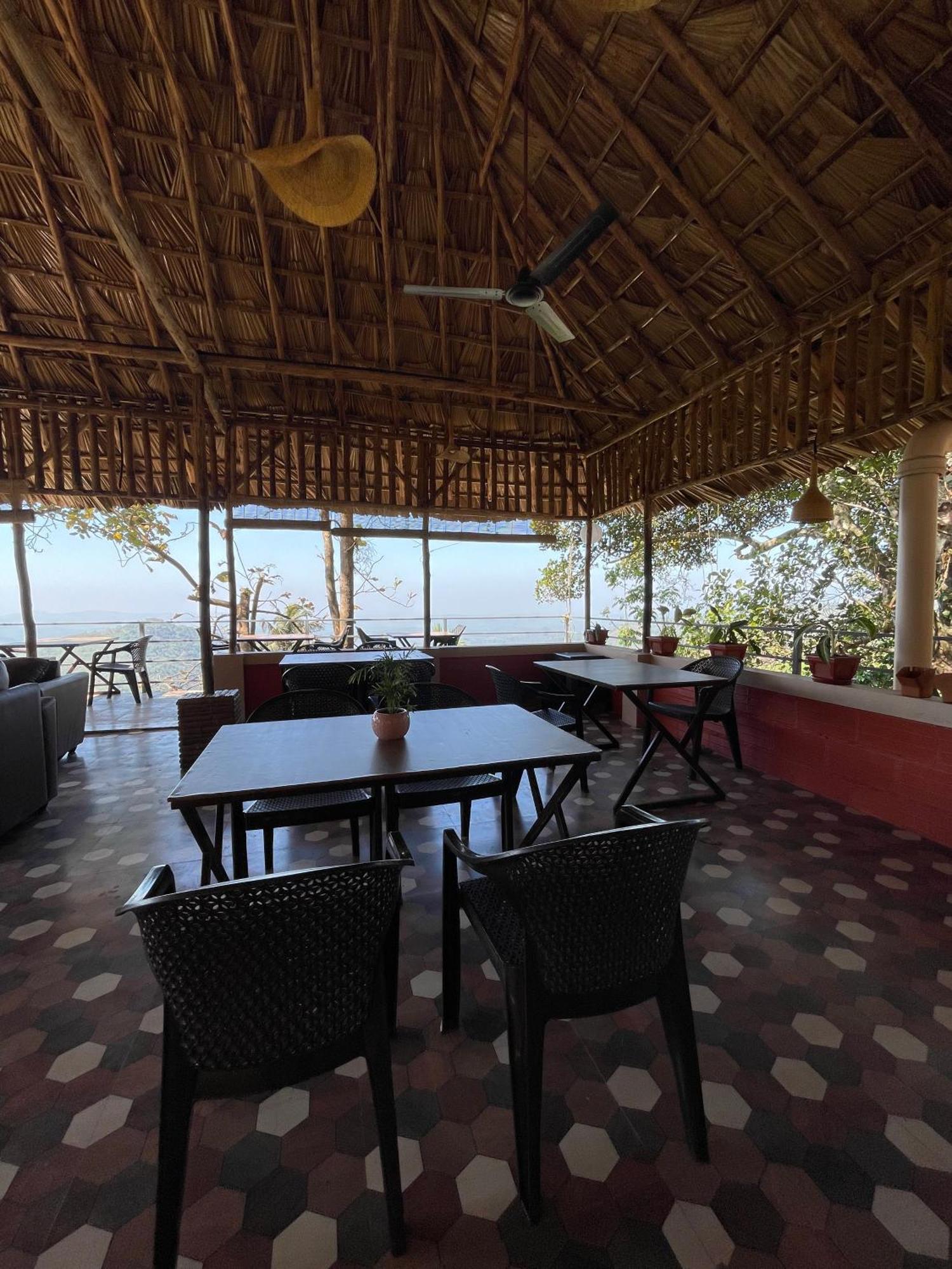 Sunset Valley Kerala Pool Resort - Serene Natural Forest Cottage Stay In Idukki With Sunrise & Sunset Panoramas, Natural Streams & Tranquil Summer Evenings Pīrmed Eksteriør billede
