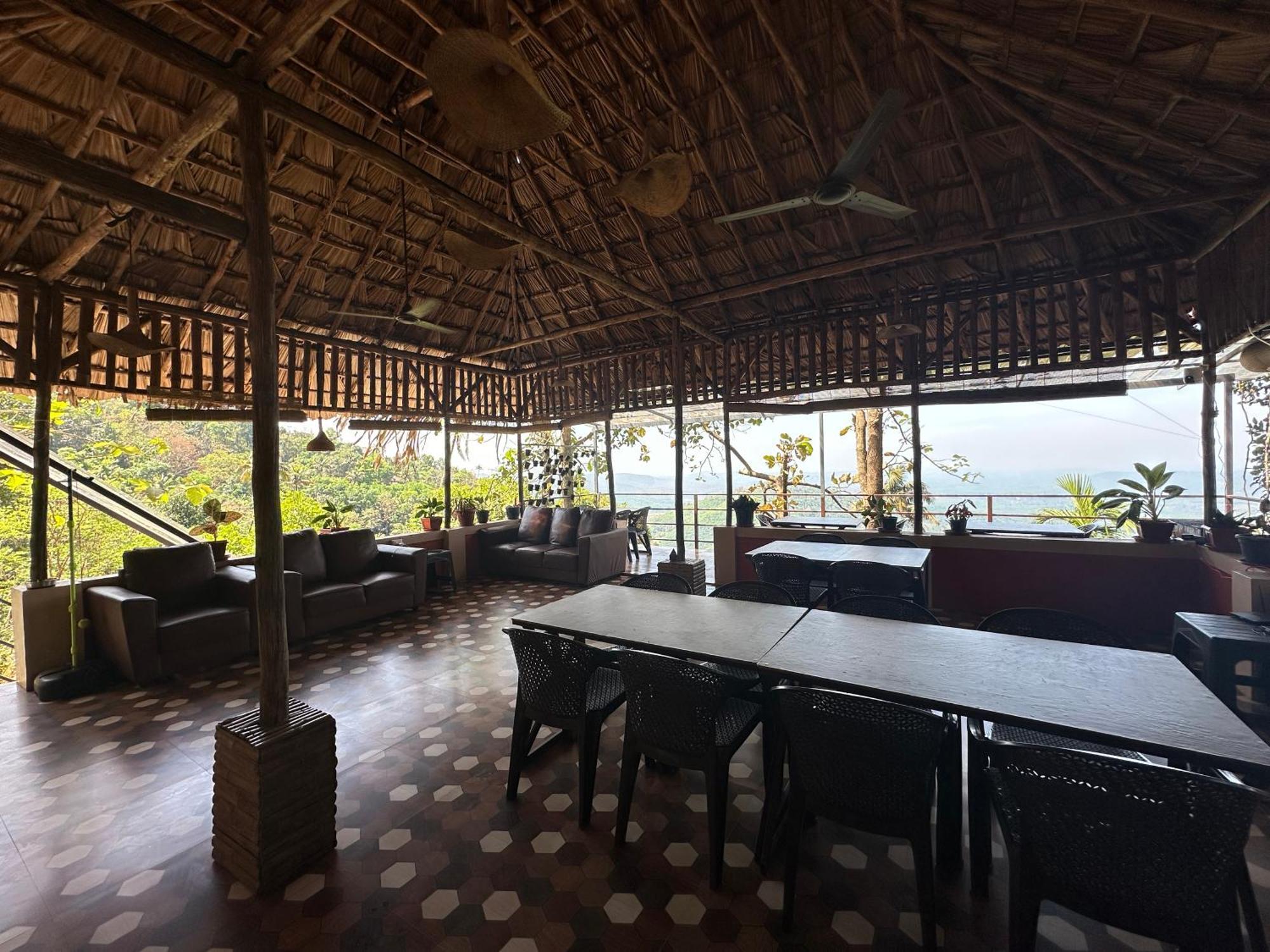 Sunset Valley Kerala Pool Resort - Serene Natural Forest Cottage Stay In Idukki With Sunrise & Sunset Panoramas, Natural Streams & Tranquil Summer Evenings Pīrmed Eksteriør billede