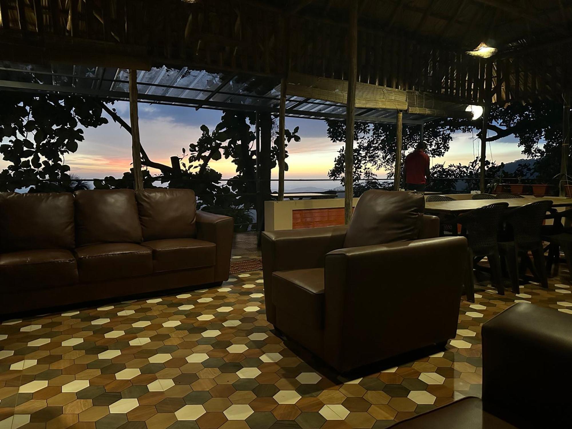 Sunset Valley Kerala Pool Resort - Serene Natural Forest Cottage Stay In Idukki With Sunrise & Sunset Panoramas, Natural Streams & Tranquil Summer Evenings Pīrmed Eksteriør billede