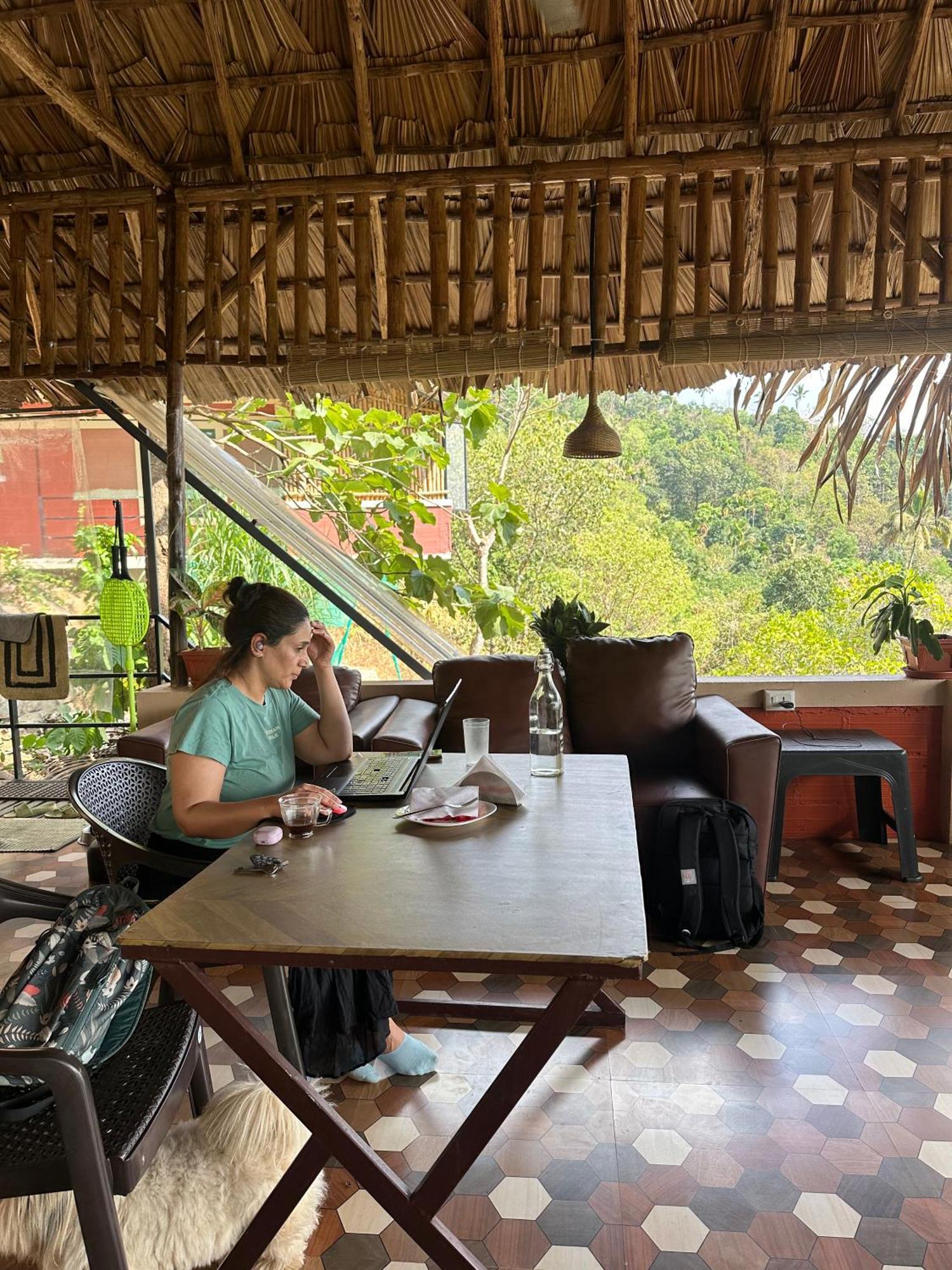 Sunset Valley Kerala Pool Resort - Serene Natural Forest Cottage Stay In Idukki With Sunrise & Sunset Panoramas, Natural Streams & Tranquil Summer Evenings Pīrmed Eksteriør billede