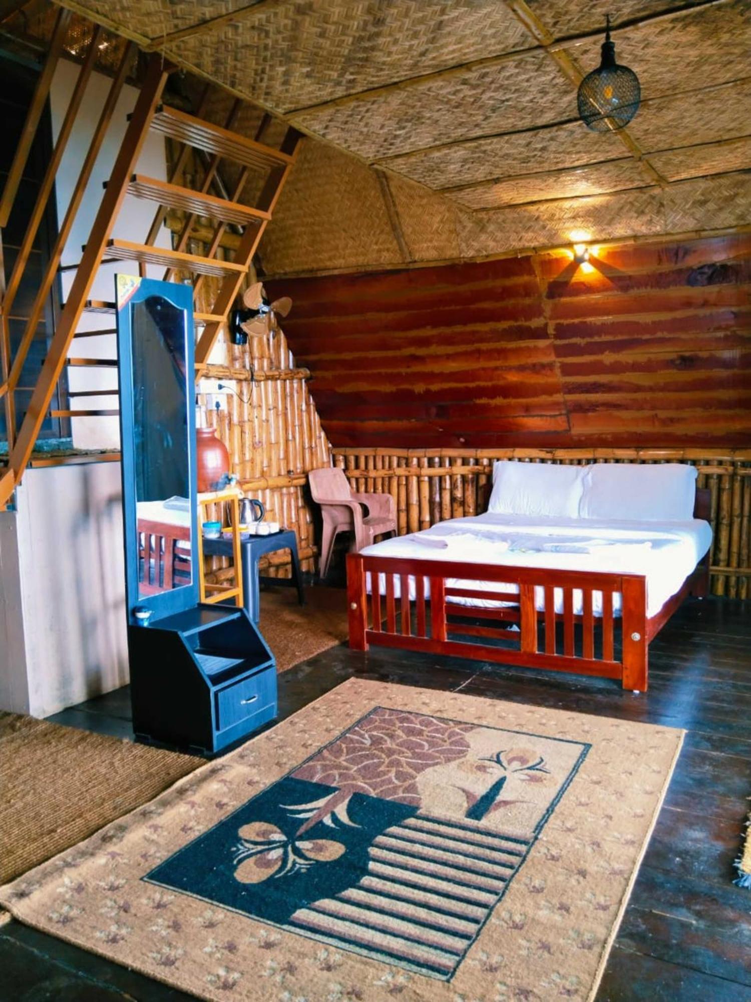 Sunset Valley Kerala Pool Resort - Serene Natural Forest Cottage Stay In Idukki With Sunrise & Sunset Panoramas, Natural Streams & Tranquil Summer Evenings Pīrmed Eksteriør billede