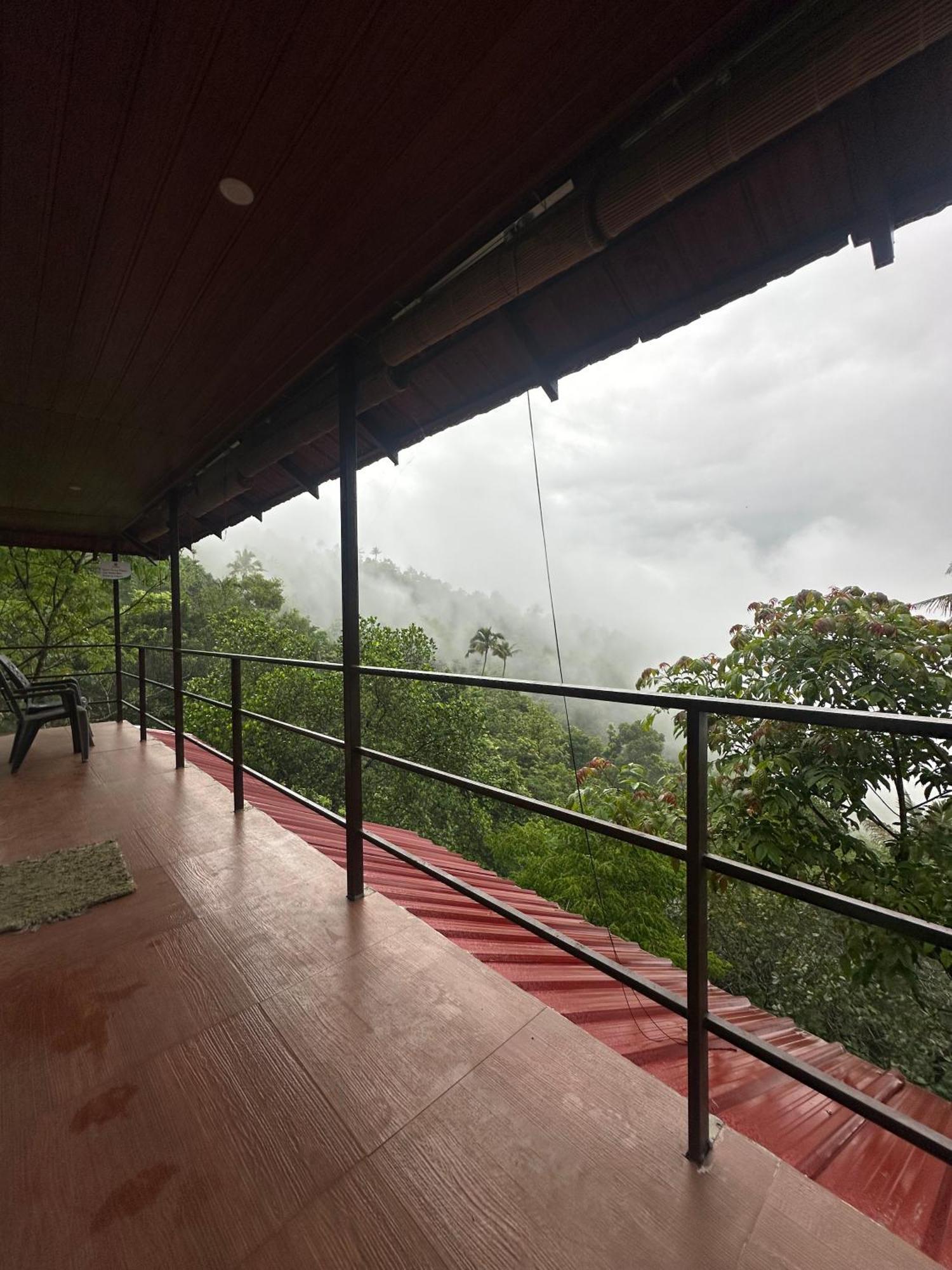 Sunset Valley Kerala Pool Resort - Serene Natural Forest Cottage Stay In Idukki With Sunrise & Sunset Panoramas, Natural Streams & Tranquil Summer Evenings Pīrmed Eksteriør billede
