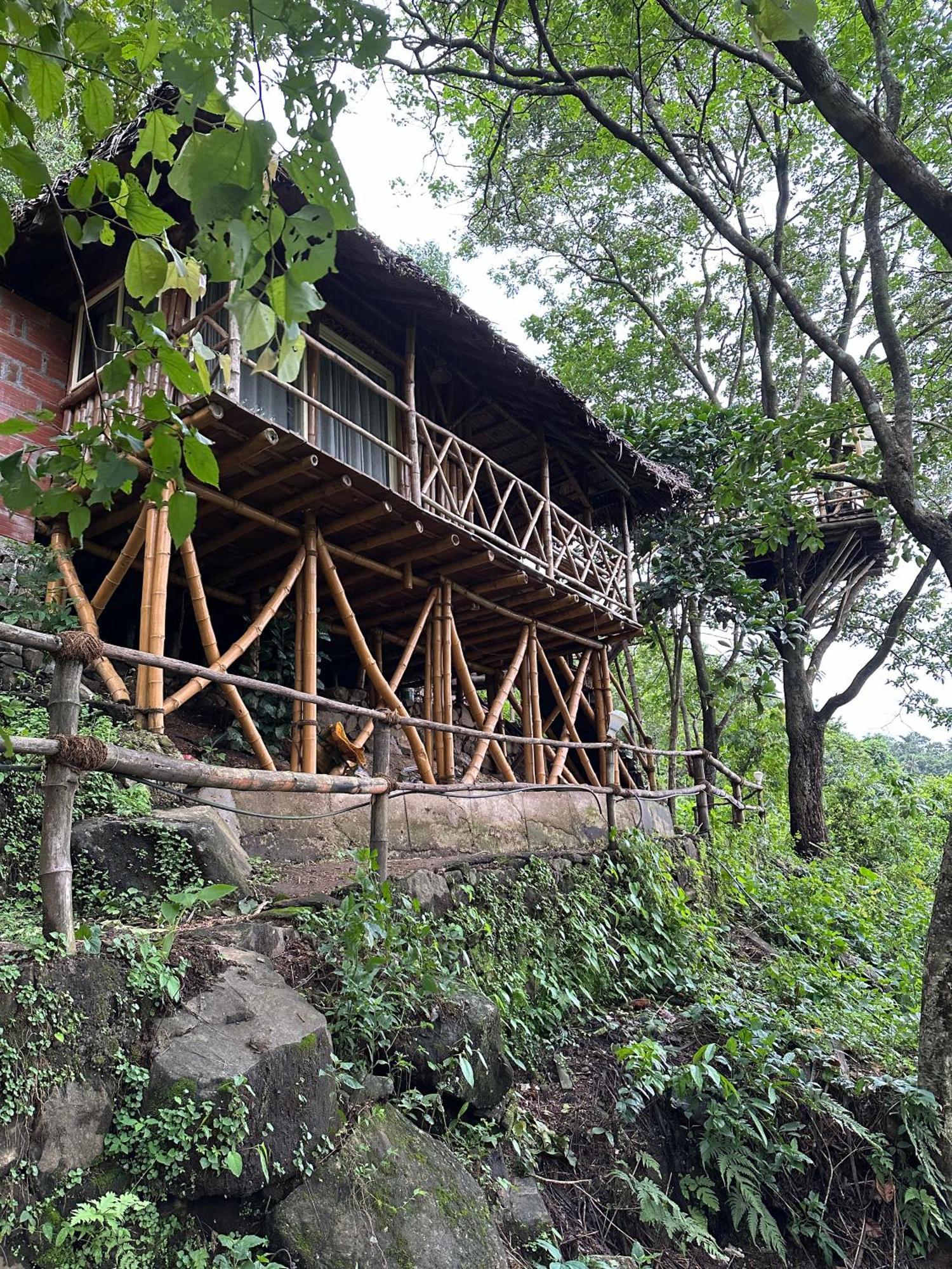 Sunset Valley Kerala Pool Resort - Serene Natural Forest Cottage Stay In Idukki With Sunrise & Sunset Panoramas, Natural Streams & Tranquil Summer Evenings Pīrmed Eksteriør billede