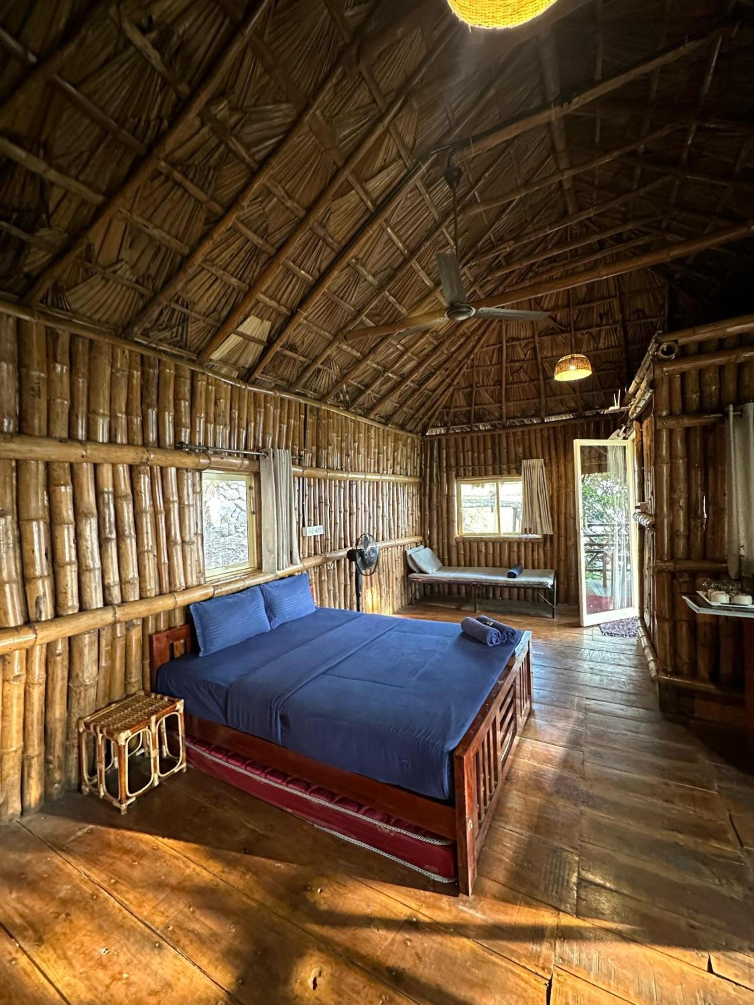 Sunset Valley Kerala Pool Resort - Serene Natural Forest Cottage Stay In Idukki With Sunrise & Sunset Panoramas, Natural Streams & Tranquil Summer Evenings Pīrmed Eksteriør billede