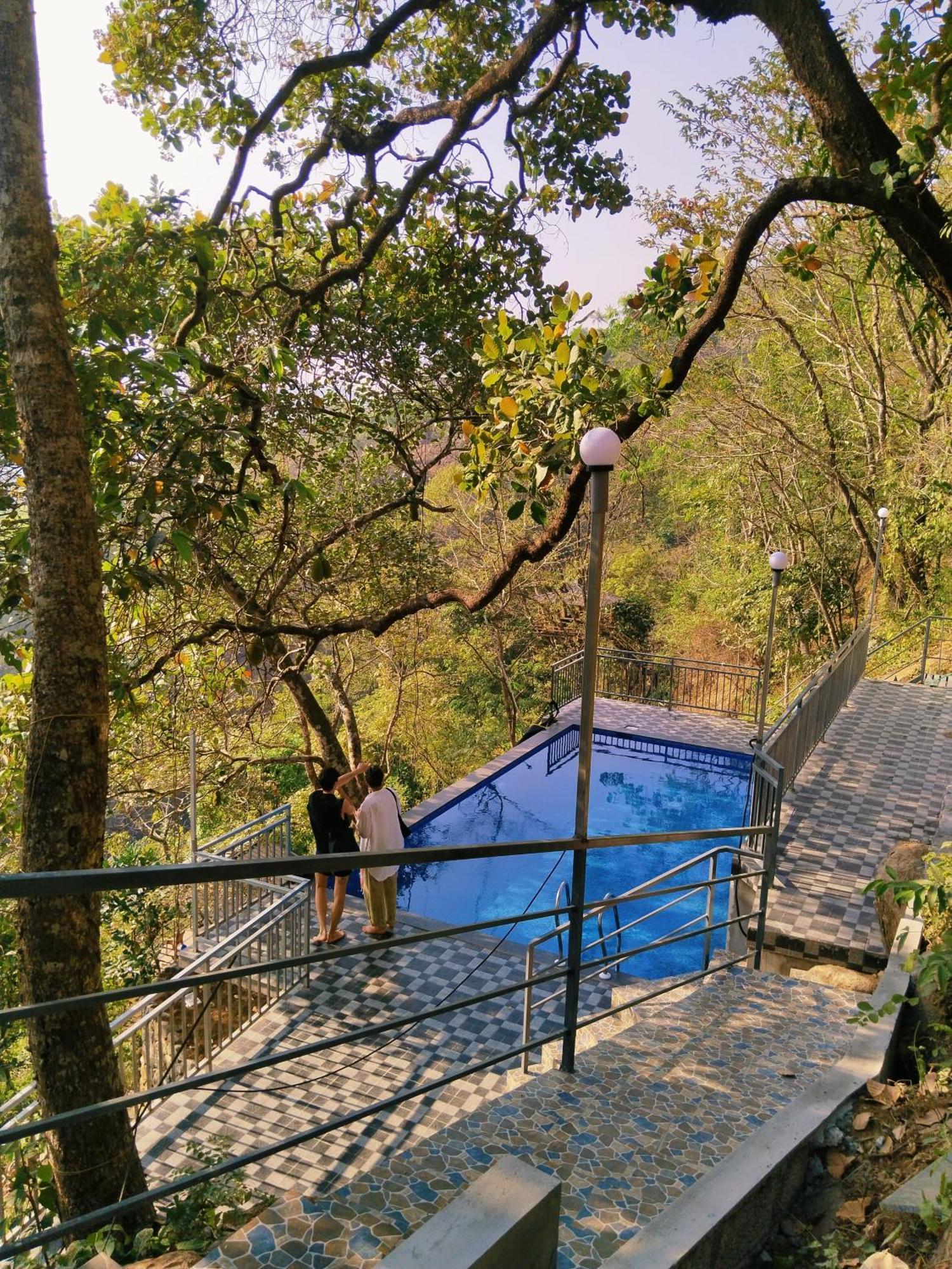 Sunset Valley Kerala Pool Resort - Serene Natural Forest Cottage Stay In Idukki With Sunrise & Sunset Panoramas, Natural Streams & Tranquil Summer Evenings Pīrmed Eksteriør billede