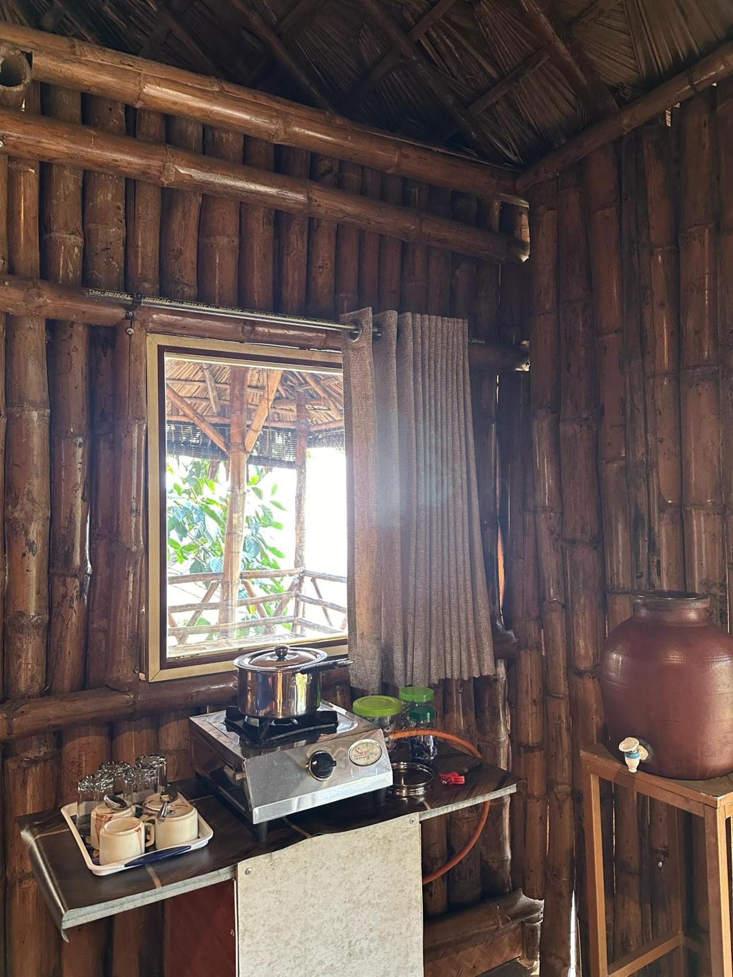 Sunset Valley Kerala Pool Resort - Serene Natural Forest Cottage Stay In Idukki With Sunrise & Sunset Panoramas, Natural Streams & Tranquil Summer Evenings Pīrmed Eksteriør billede
