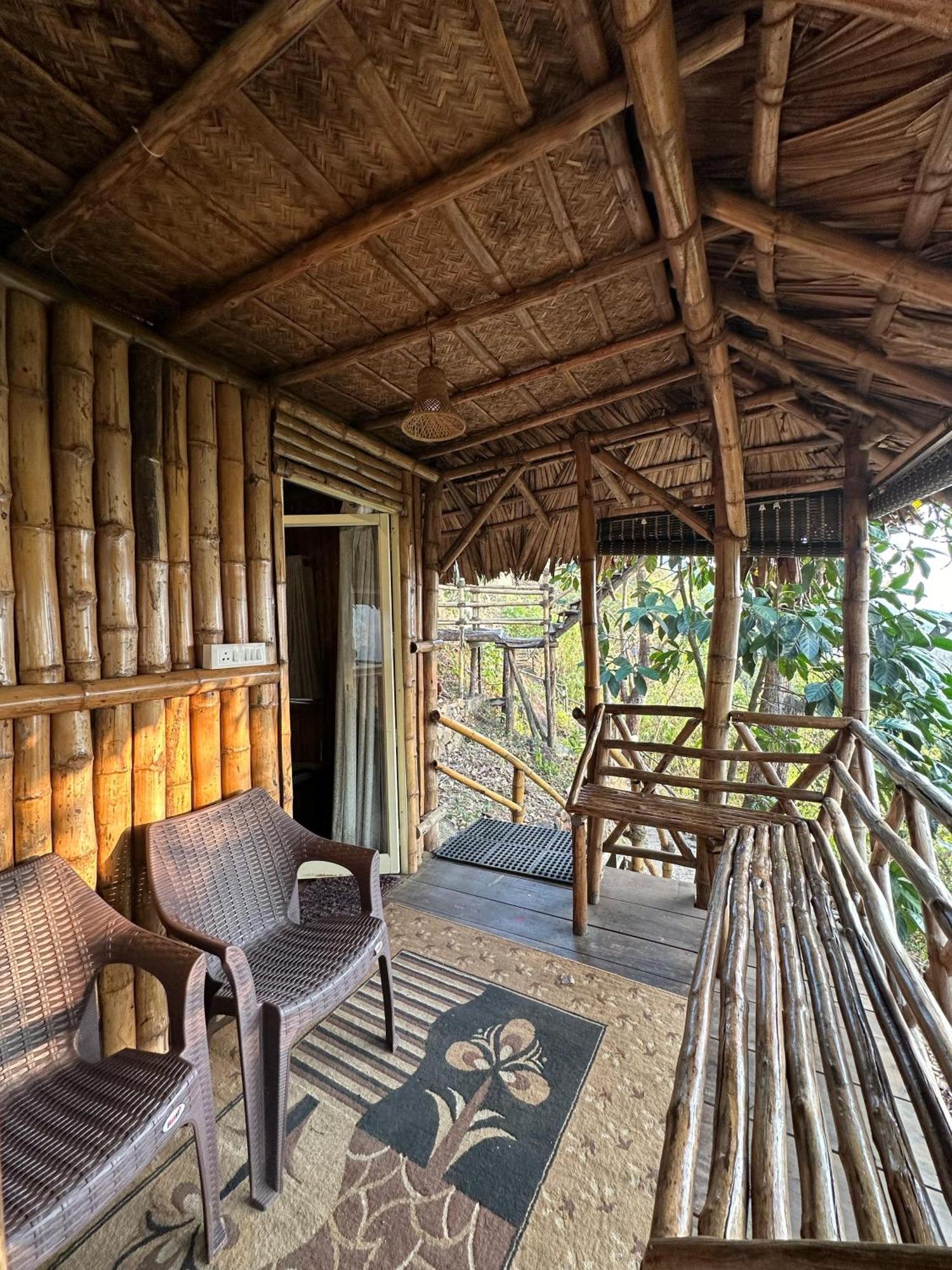 Sunset Valley Kerala Pool Resort - Serene Natural Forest Cottage Stay In Idukki With Sunrise & Sunset Panoramas, Natural Streams & Tranquil Summer Evenings Pīrmed Eksteriør billede