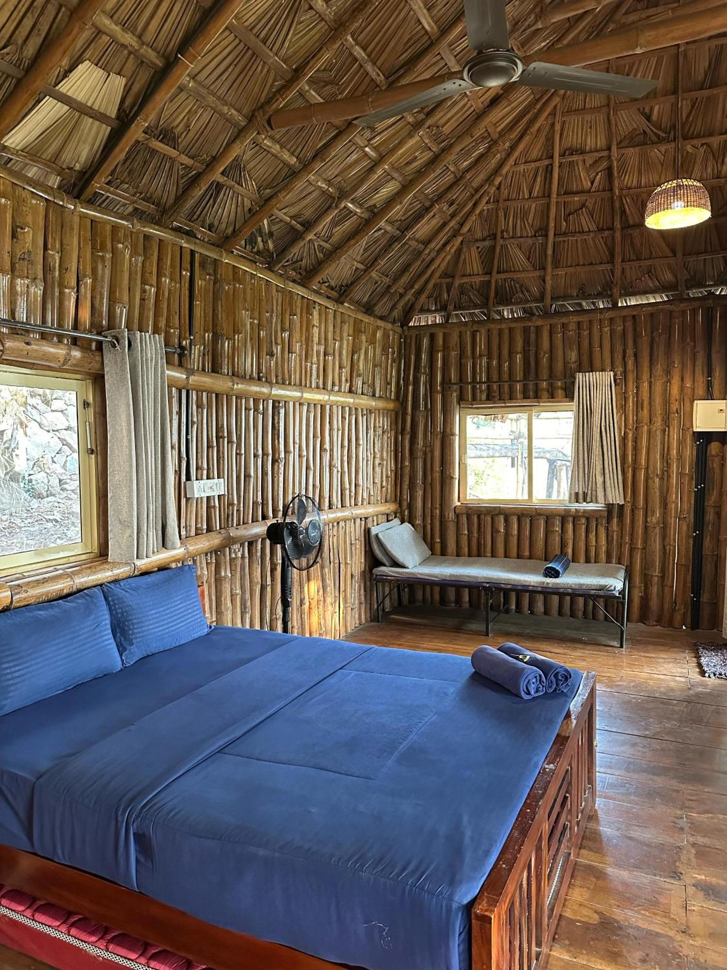 Sunset Valley Kerala Pool Resort - Serene Natural Forest Cottage Stay In Idukki With Sunrise & Sunset Panoramas, Natural Streams & Tranquil Summer Evenings Pīrmed Eksteriør billede