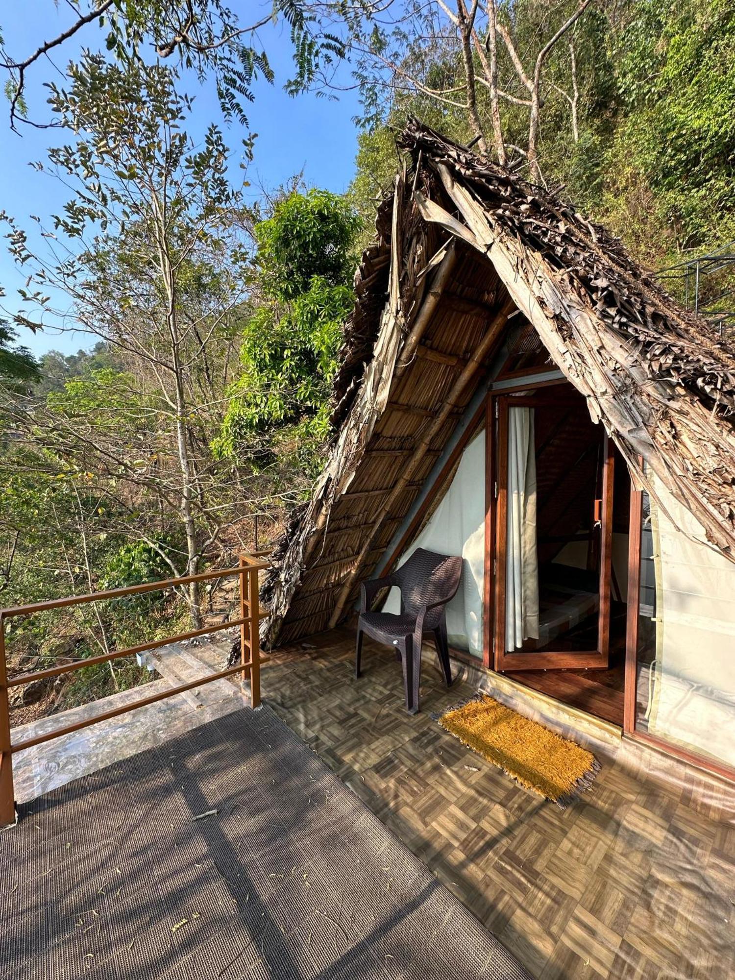 Sunset Valley Kerala Pool Resort - Serene Natural Forest Cottage Stay In Idukki With Sunrise & Sunset Panoramas, Natural Streams & Tranquil Summer Evenings Pīrmed Eksteriør billede