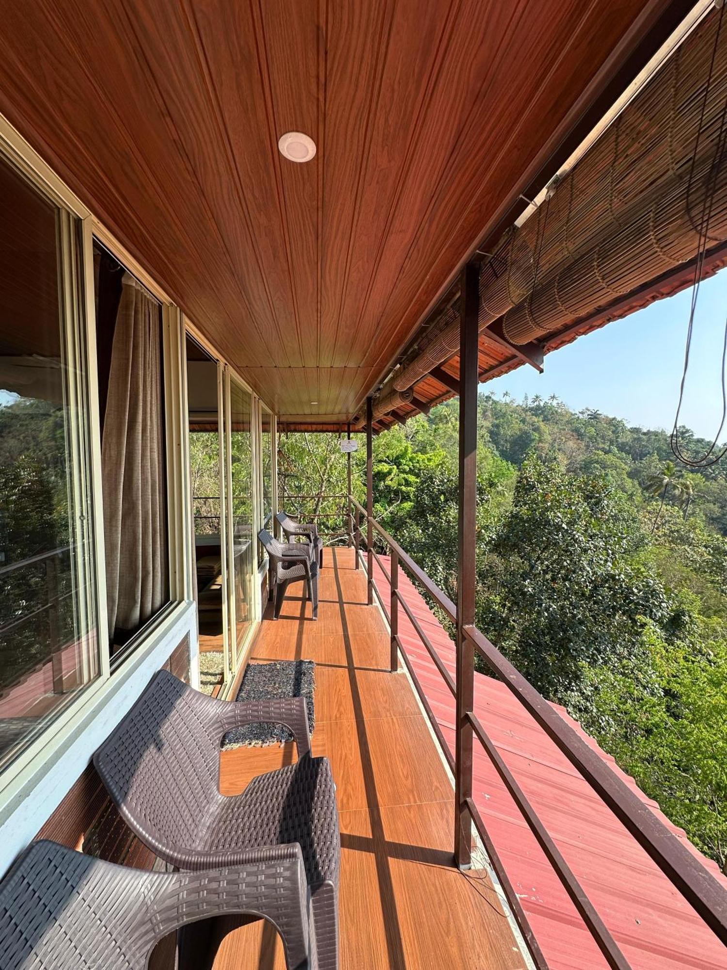 Sunset Valley Kerala Pool Resort - Serene Natural Forest Cottage Stay In Idukki With Sunrise & Sunset Panoramas, Natural Streams & Tranquil Summer Evenings Pīrmed Eksteriør billede