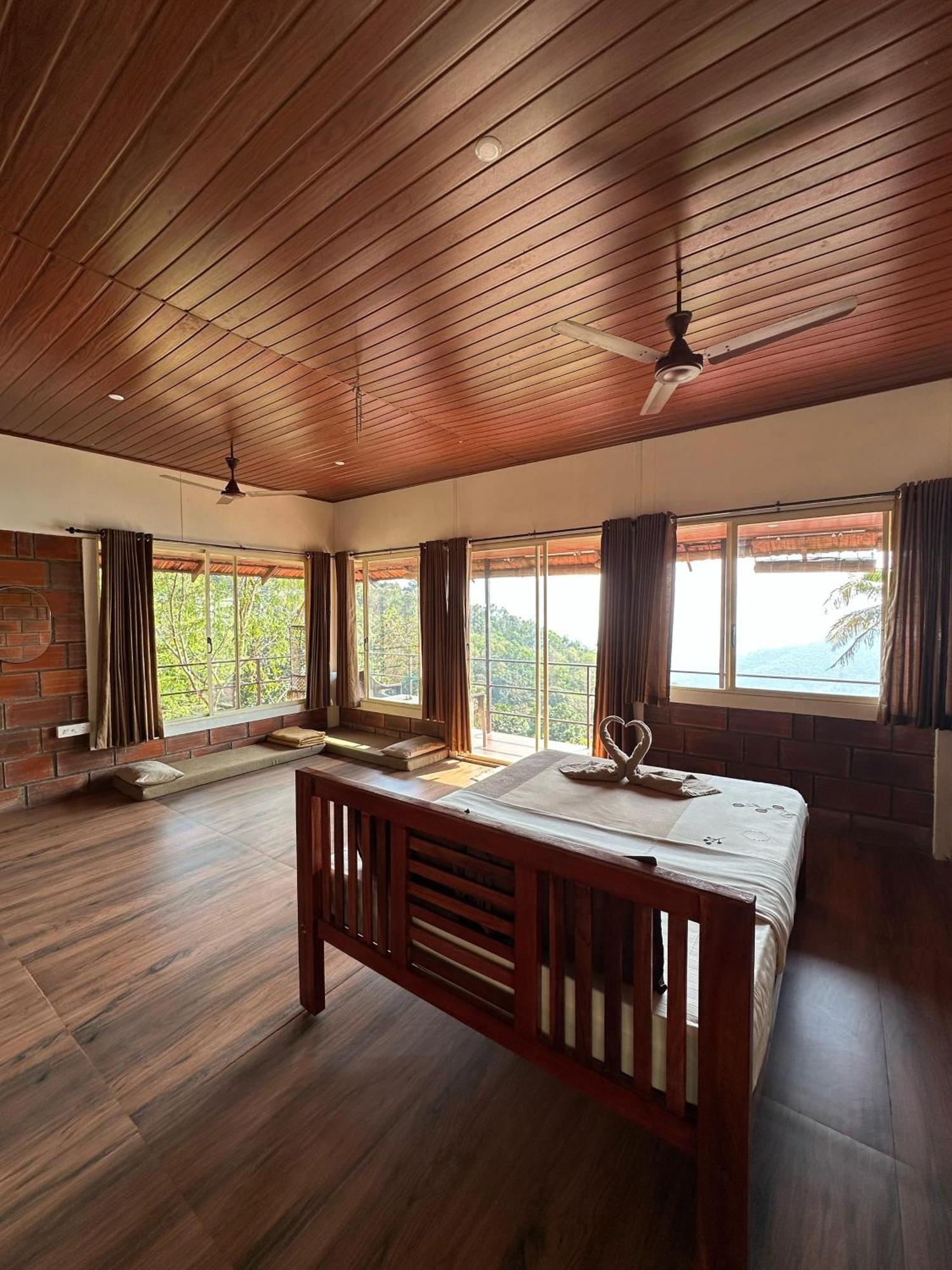 Sunset Valley Kerala Pool Resort - Serene Natural Forest Cottage Stay In Idukki With Sunrise & Sunset Panoramas, Natural Streams & Tranquil Summer Evenings Pīrmed Eksteriør billede